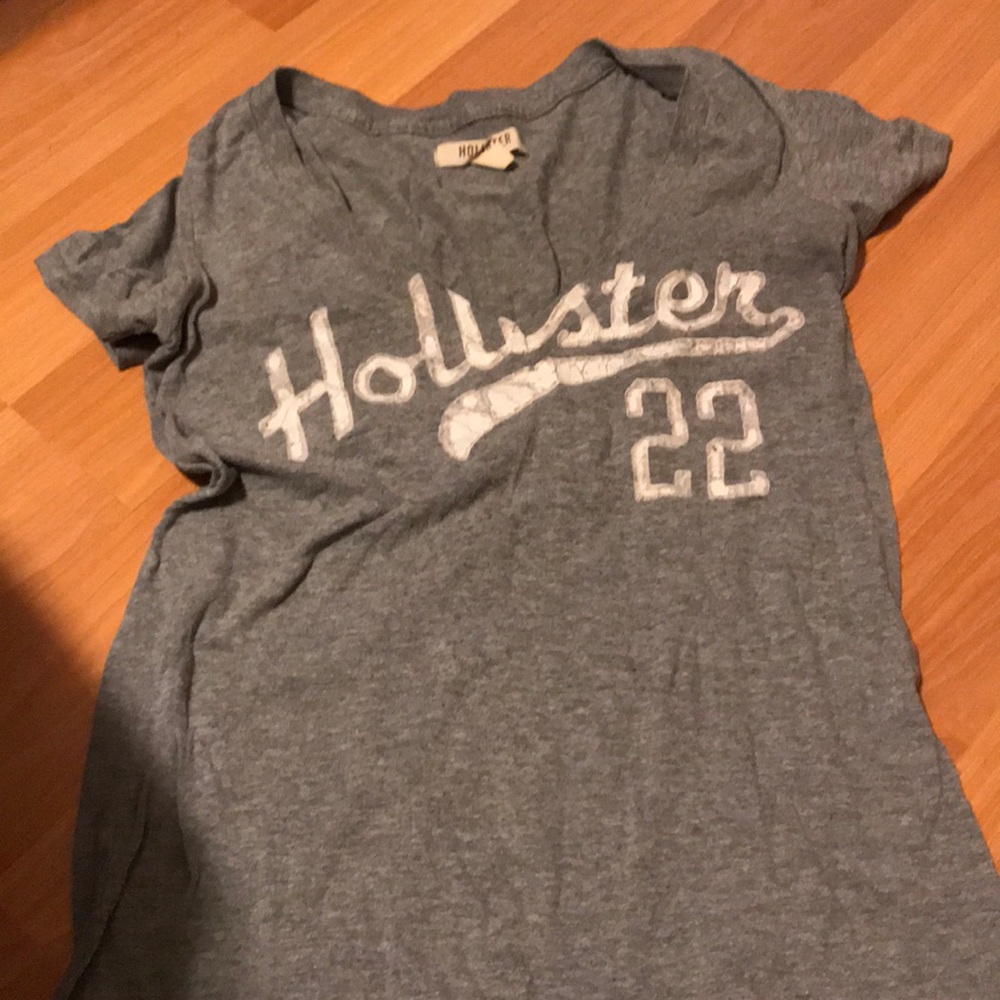 Hollis tee shirt
